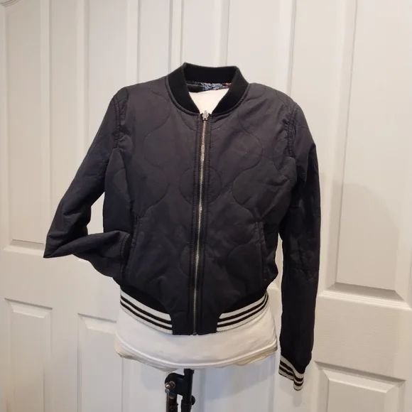 American Eagle Outfitter Reversible Satin Feel Bomber Jacket size Medium - Picture 2 of 8
